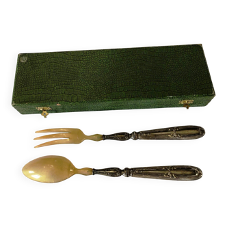 Old salad servers