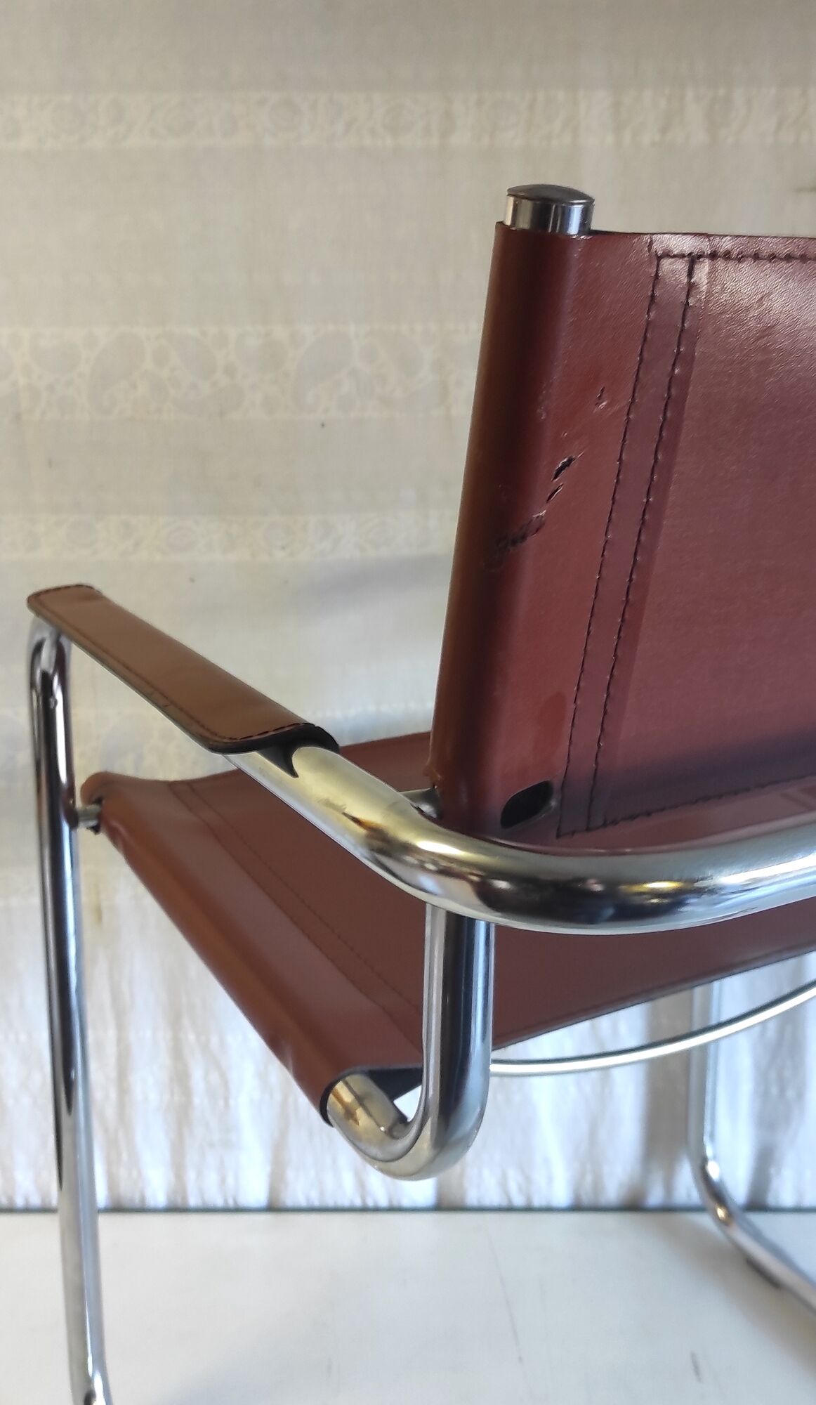 Cantilever armchair in imitation leather – 80s/90s