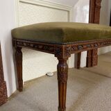 Piano bench