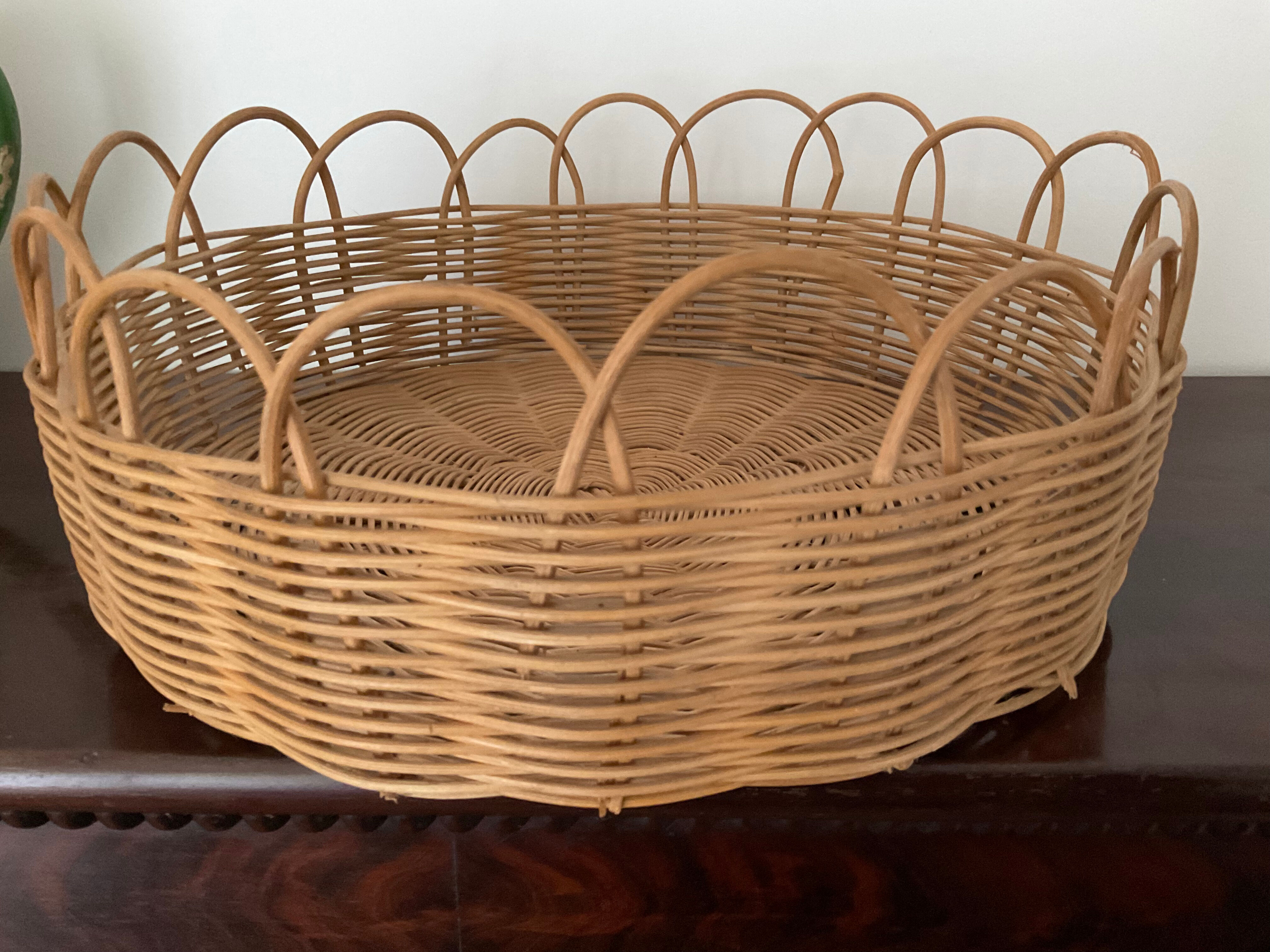 Wicker glass top, sun shape.