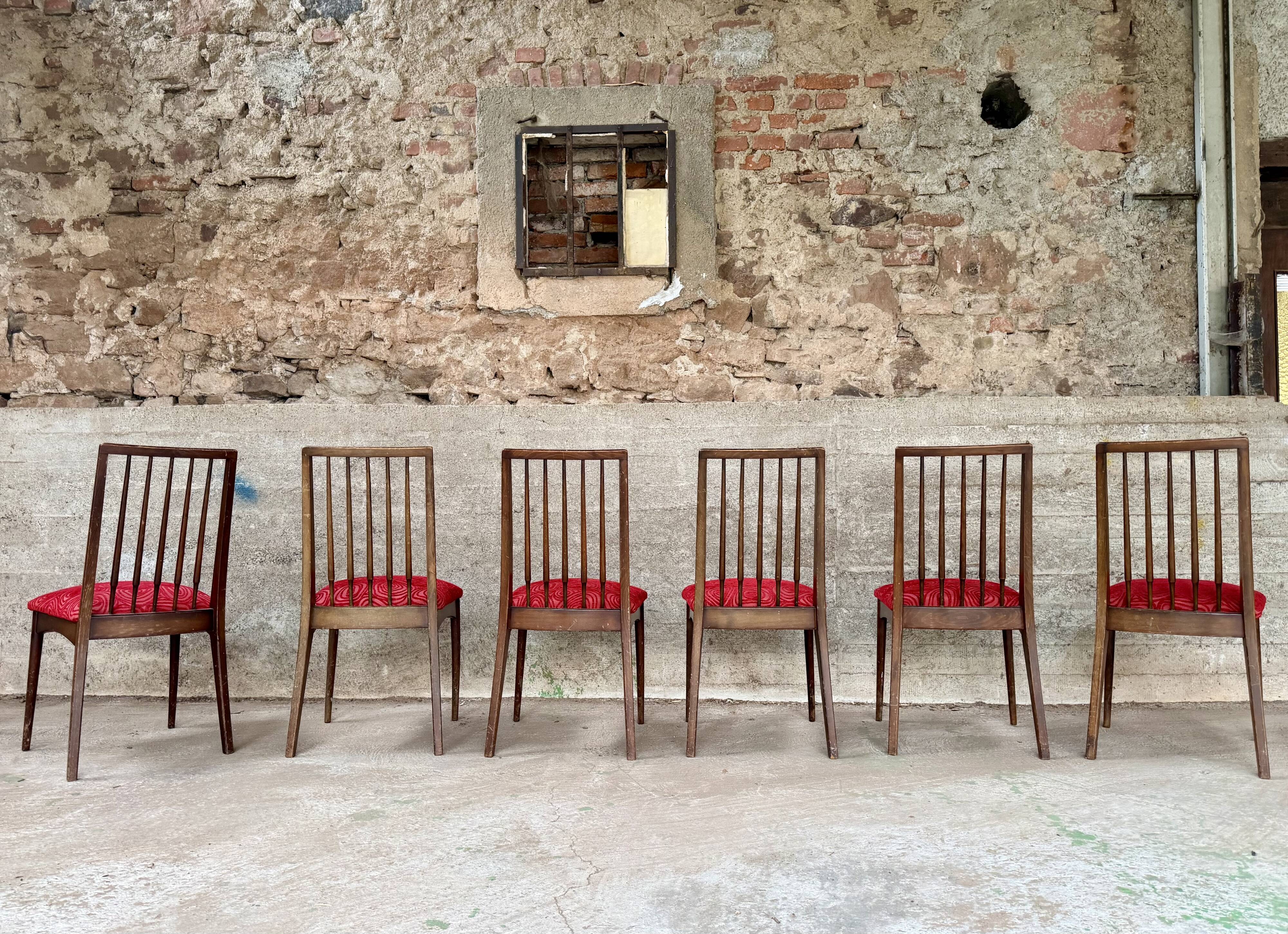 Set of 6 vintage wooden chairs – Psychedelic red fabric