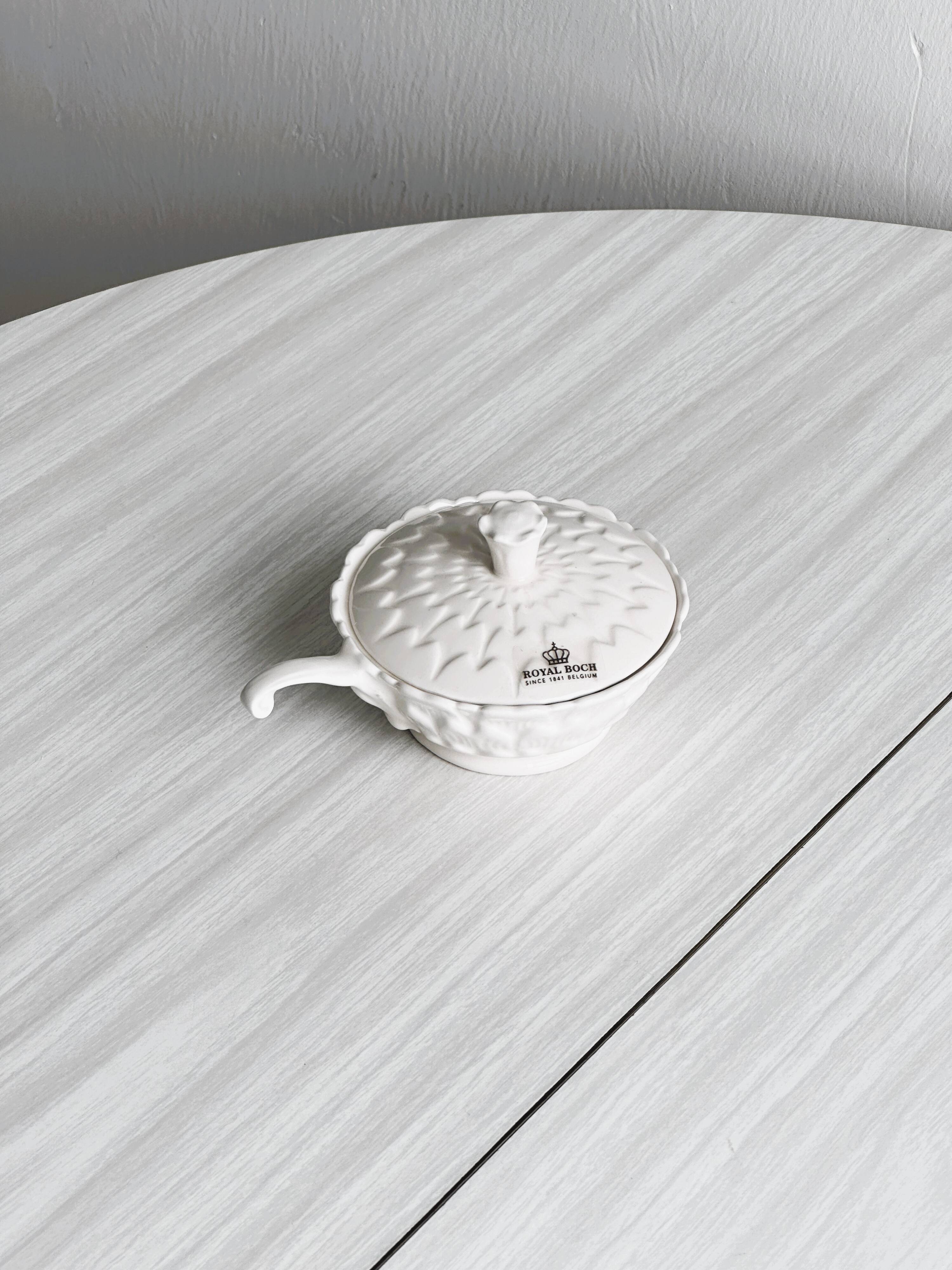 Sugar bowl or condiment box, white porcelain