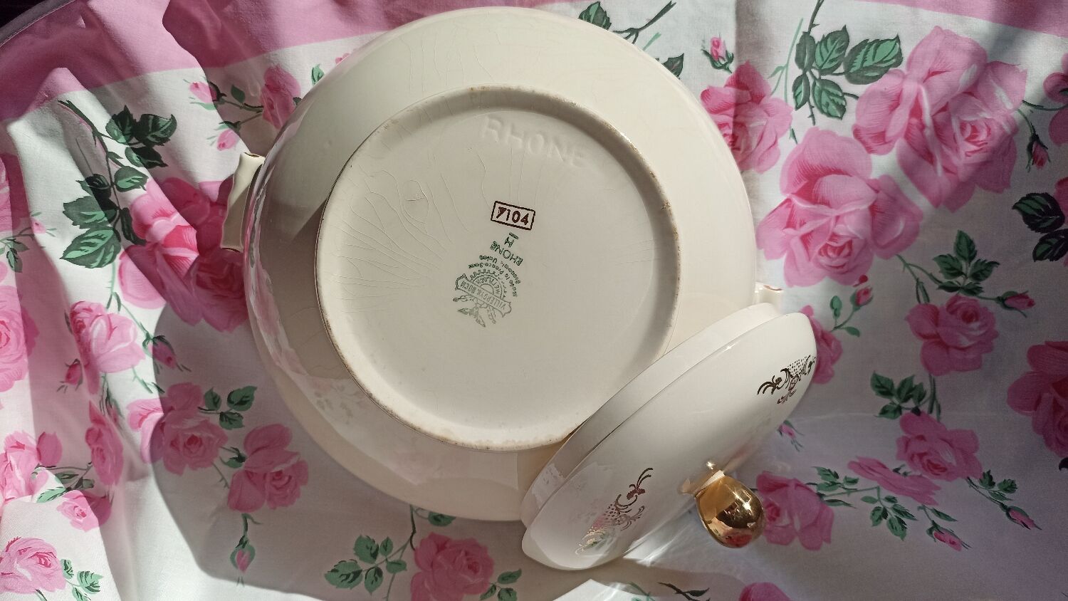 Vegetable bowl or soup tureen Villeroy & Boch model Rhône