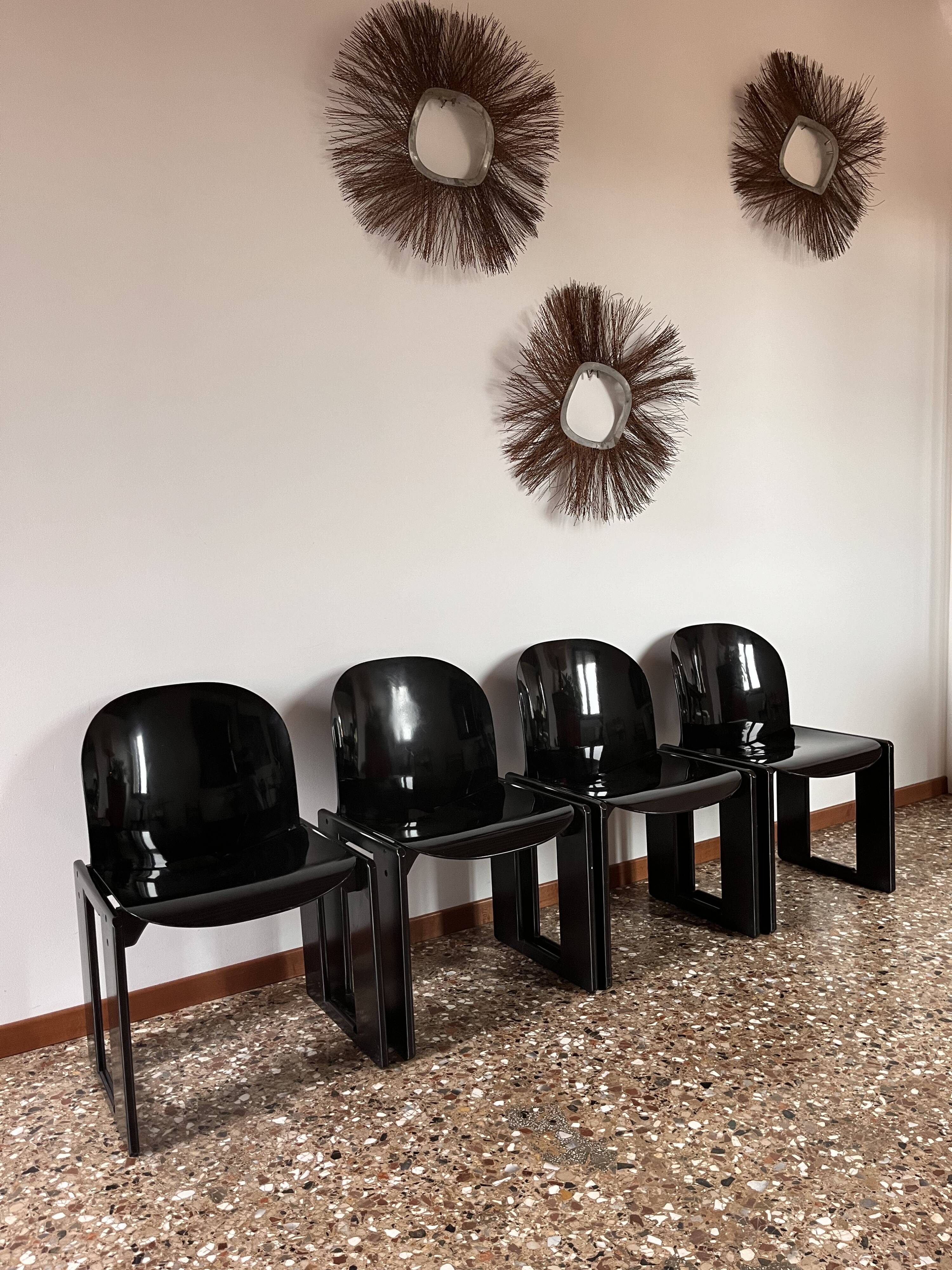 Chaises Dialogo d'Afra et Tobia Scarpa pour B&B Italia