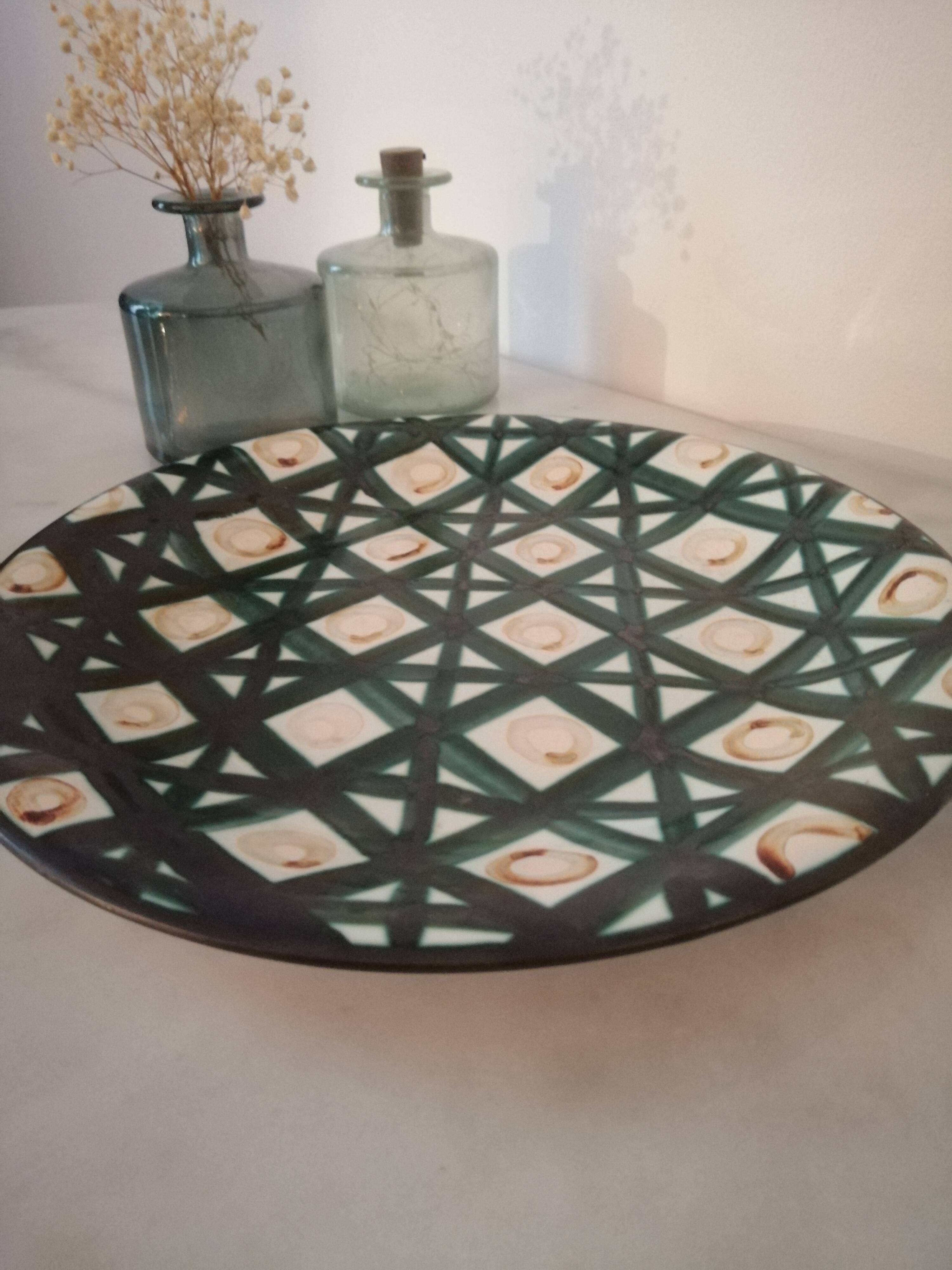 Dish Robert Picaut Vallauris D 31 cms signed dark green and brown in very good condition
