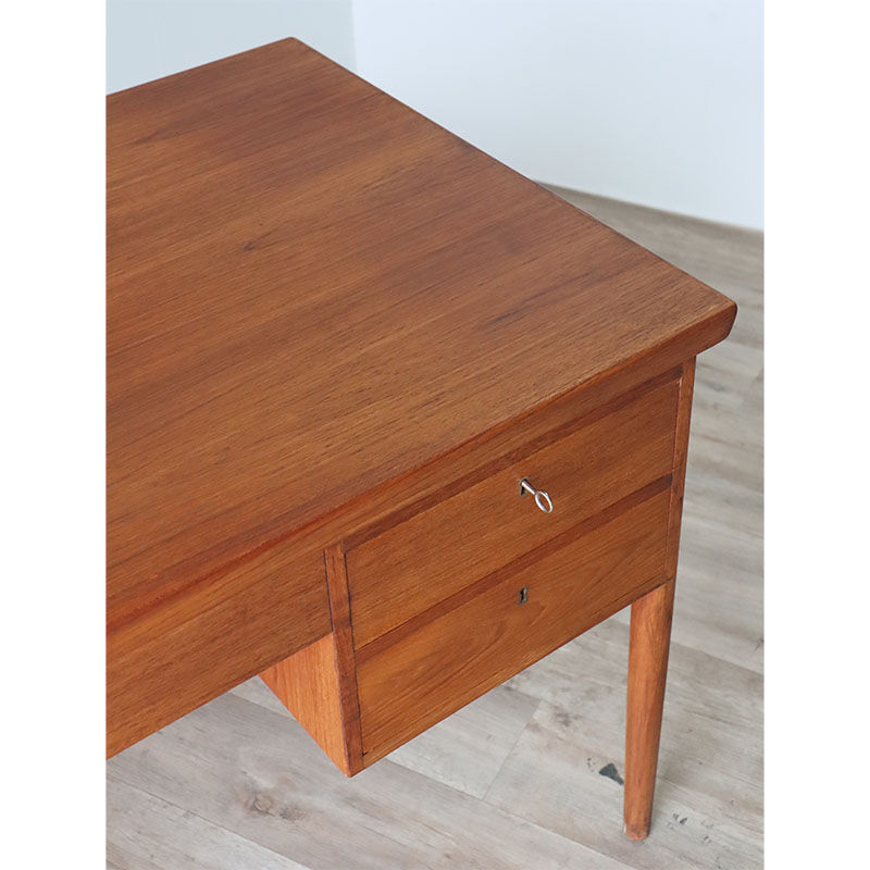 Bureau scandinave Danois en teck vers 1960