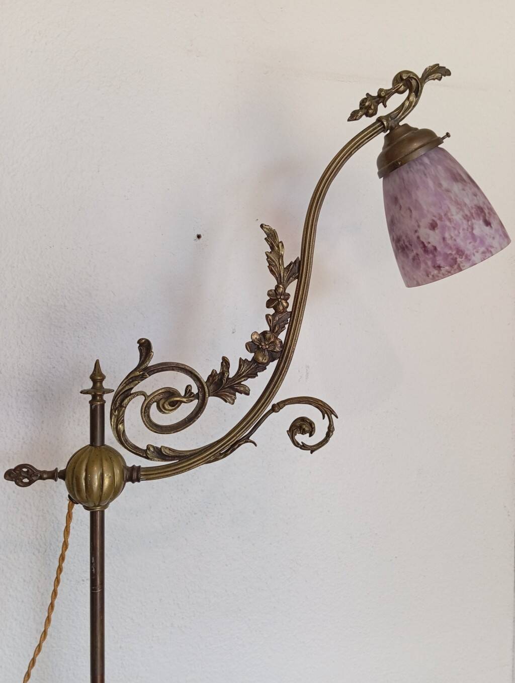 Lampe art nouveau monte et baisse en bronze