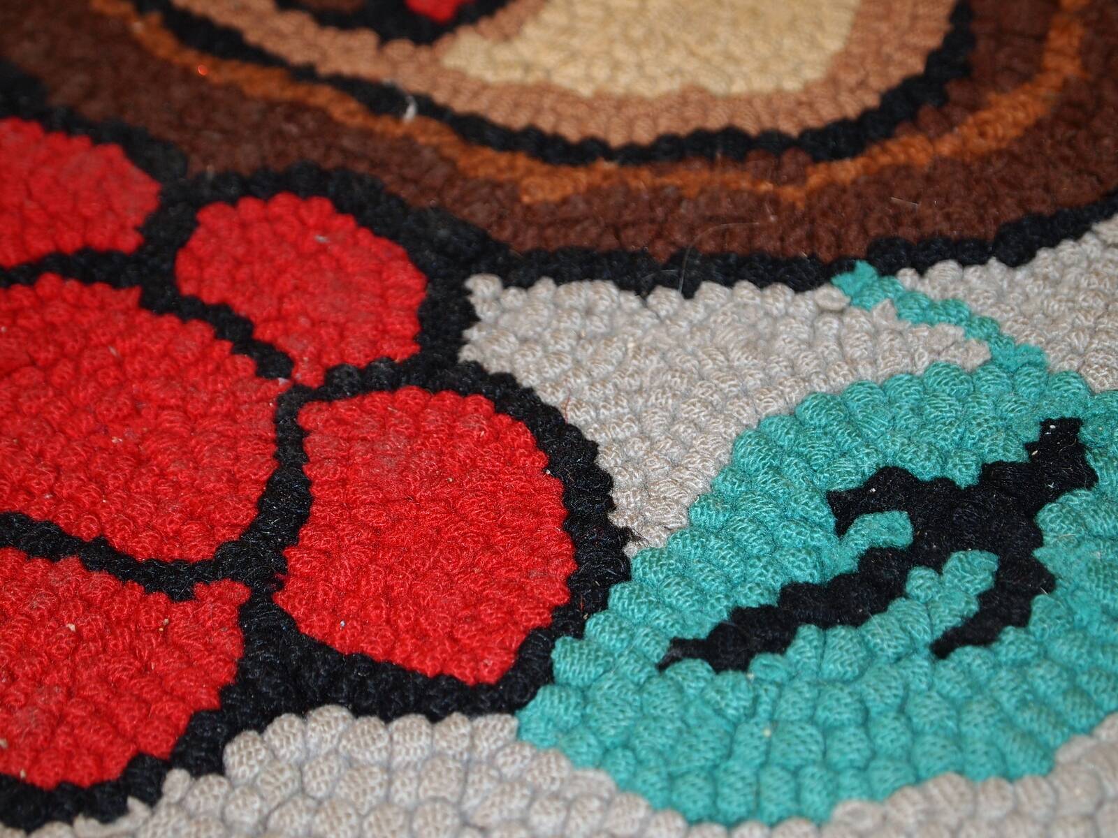 Tapis antique fait main Hooked américain 67cm x 135cm (1930s)