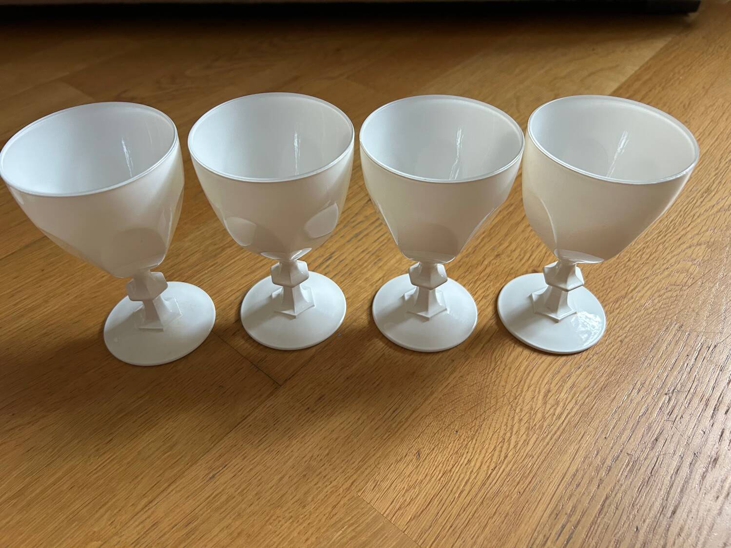 8 verres Cristal d’Arques blanc opaque