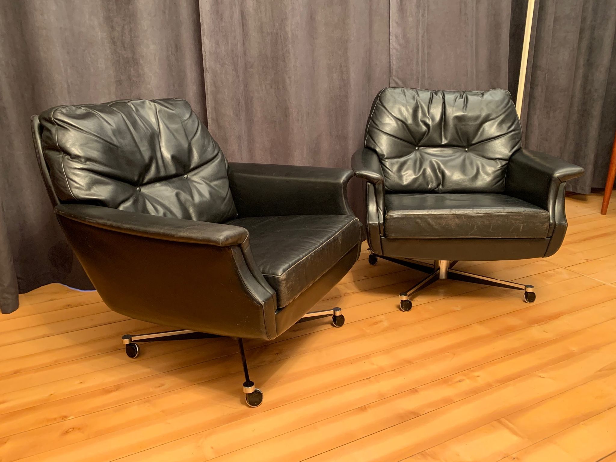 A pair of Möbel Mann armchairs, Germany, 1960s