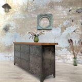 Industrial row in metal and oak.