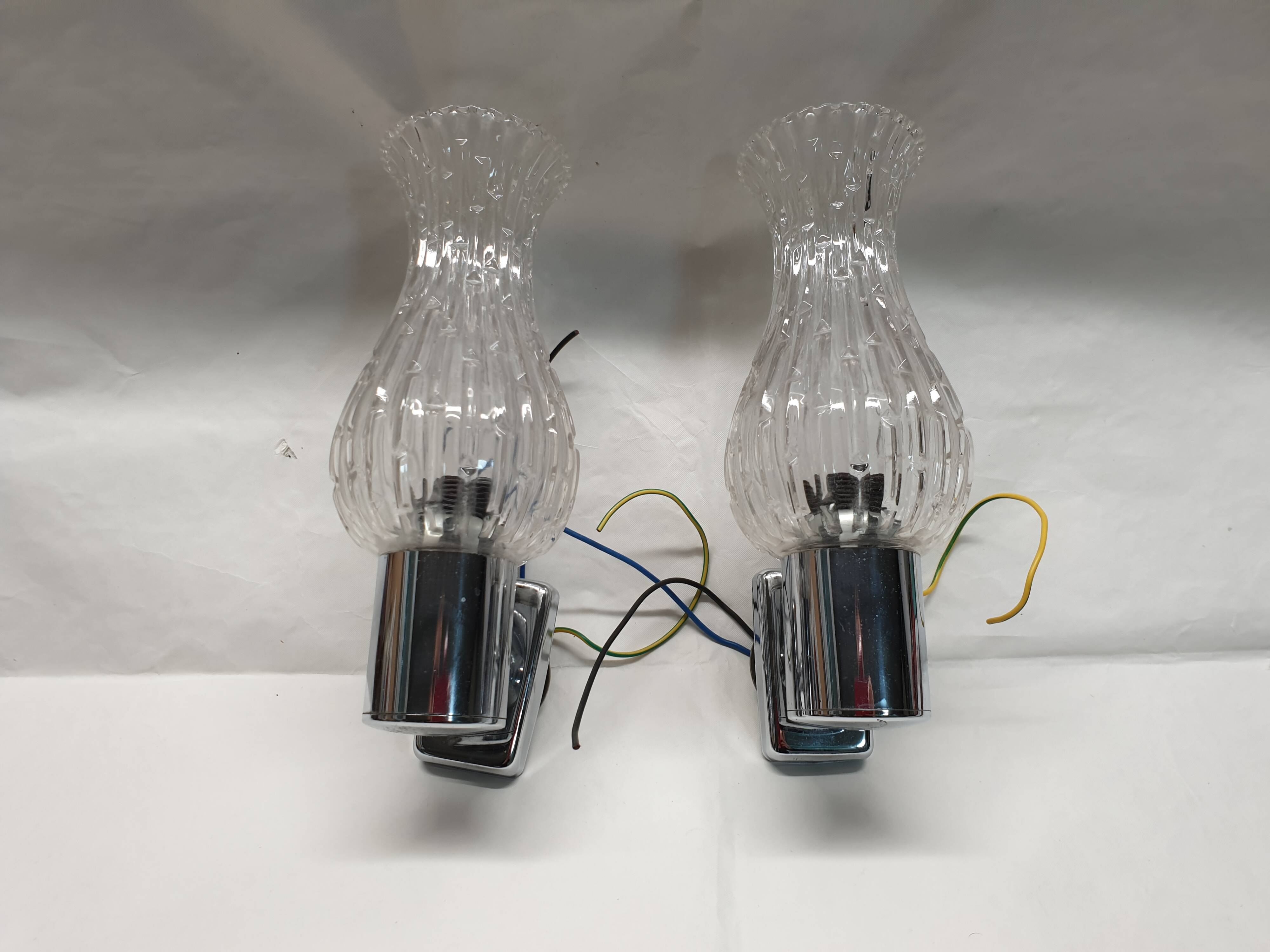 Set of 2 Italian chrome tulip glass wall lights from the 70s