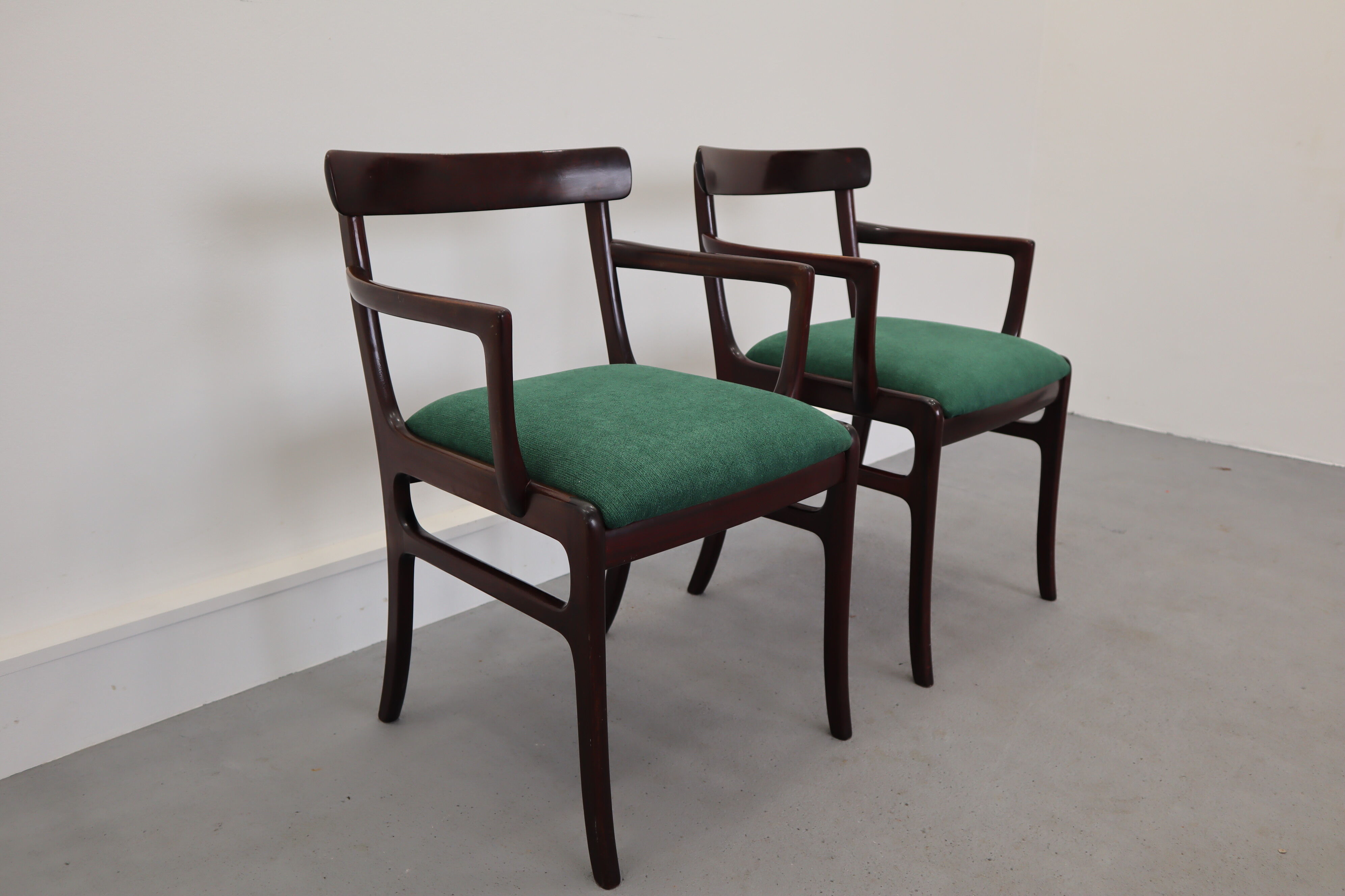 Chaises à manger danoise du milieu du siècle de Poul Jeppesens Møbelfabrik années 1960