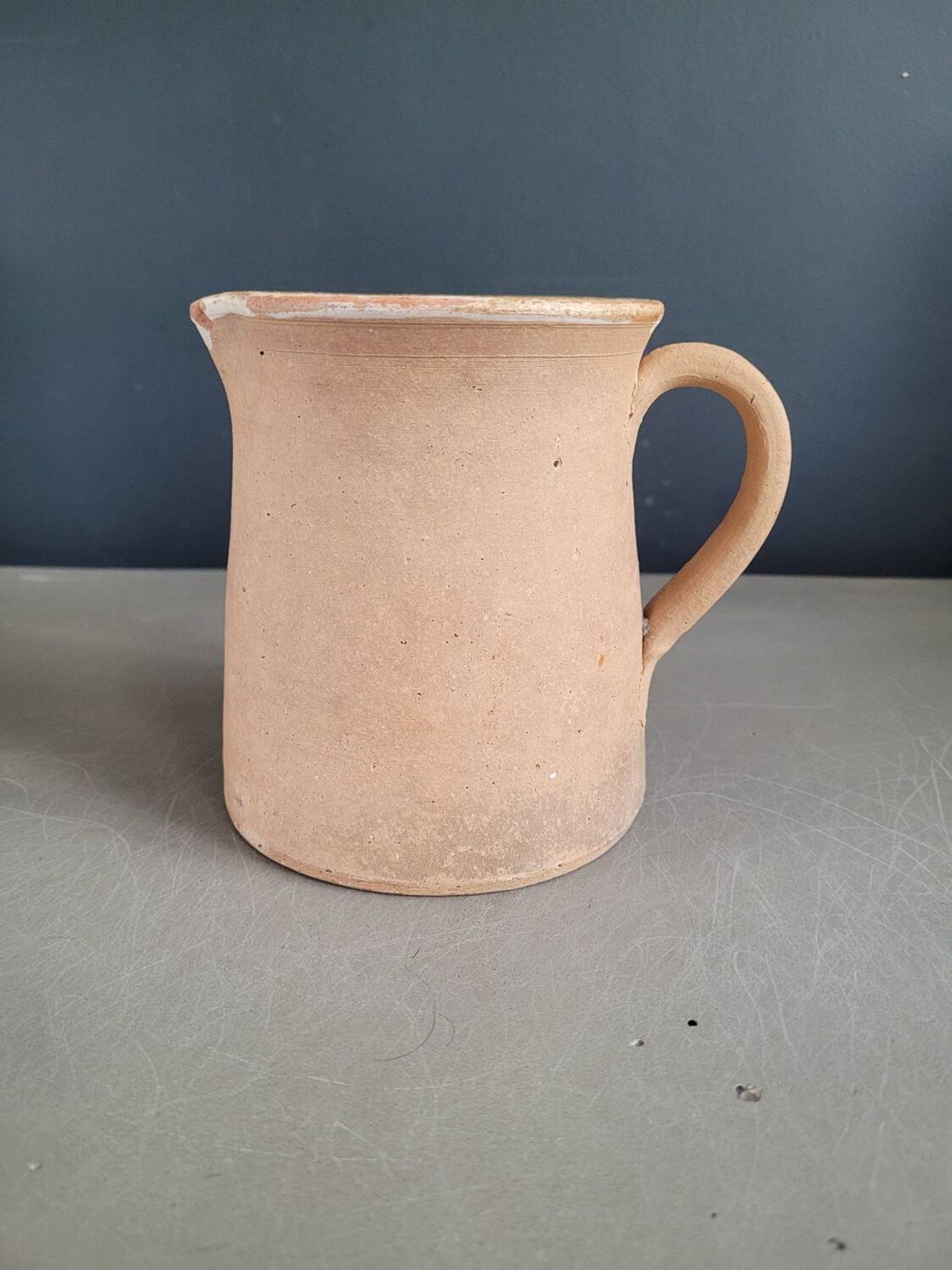 Pichet pot à lait ancien en terre cuite vernissée