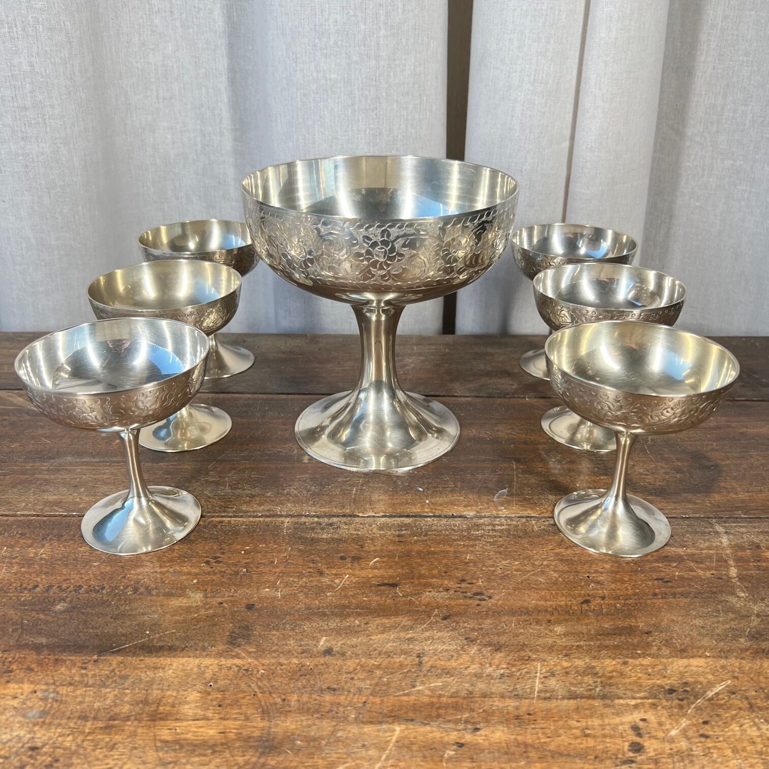 6 dessert cups in silver metal and assorted cut