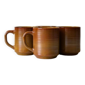 Set of 4 Arcopal &#39;Volcan&#39; model cups