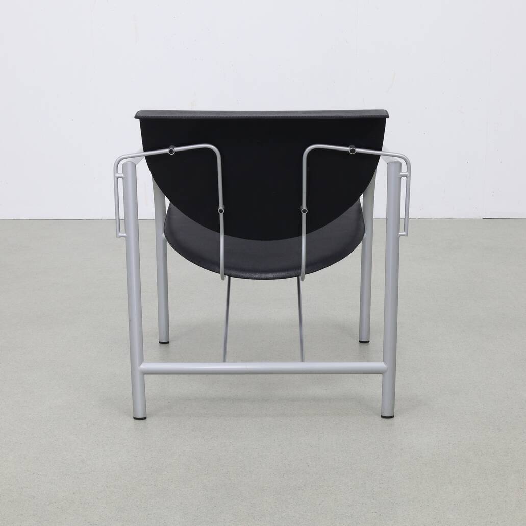2 fauteuils postmodernes « Kokatu » en cuir par MA Ciganda pour Akaba, années 1980