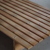 Modern Danish daybed, reupholstered, made of pine, by Nyt i Bo, 1970s.