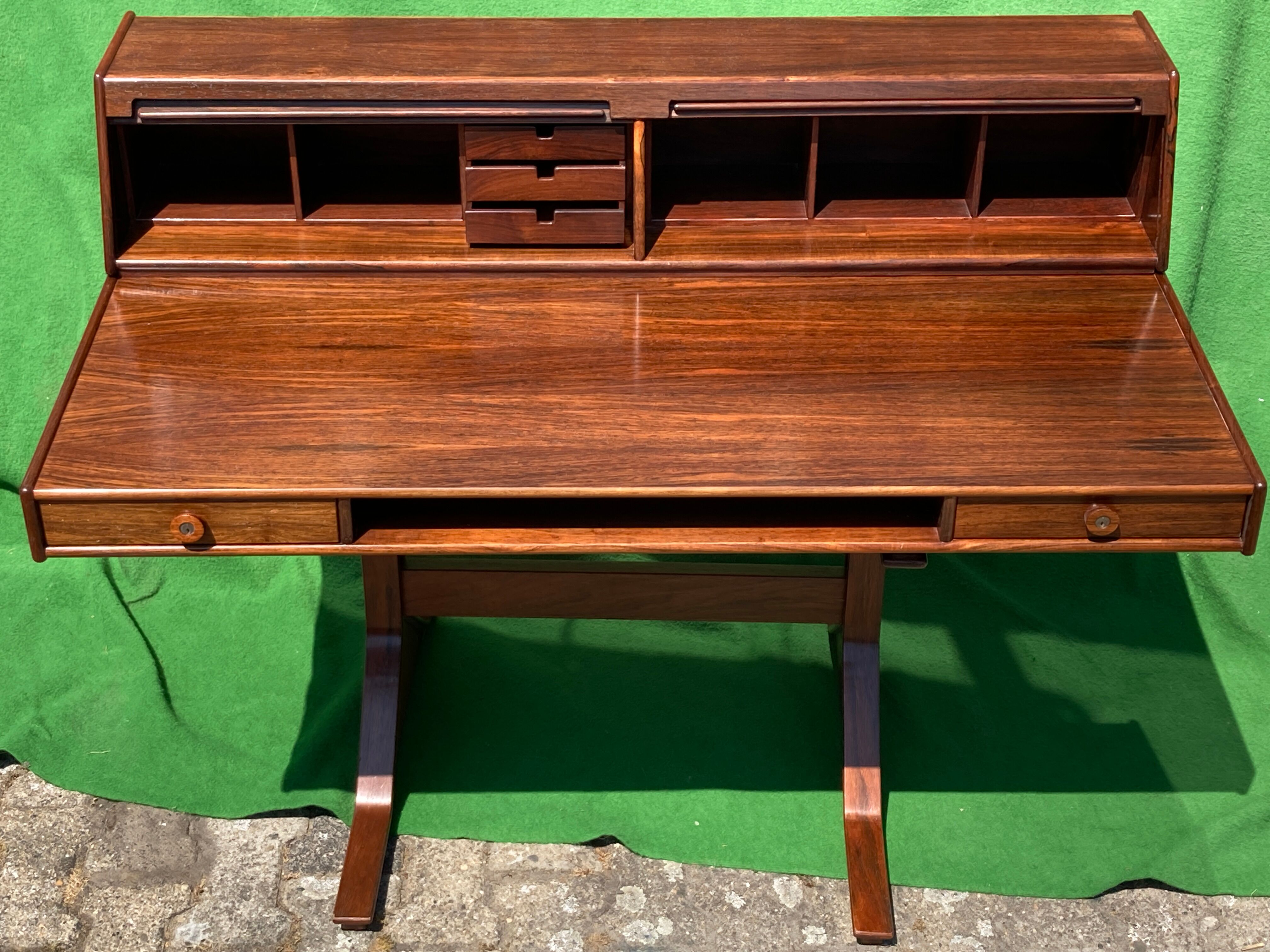Gianfranco Frattini for Bernini, rosewood writing desk model 530, 1950s Italian