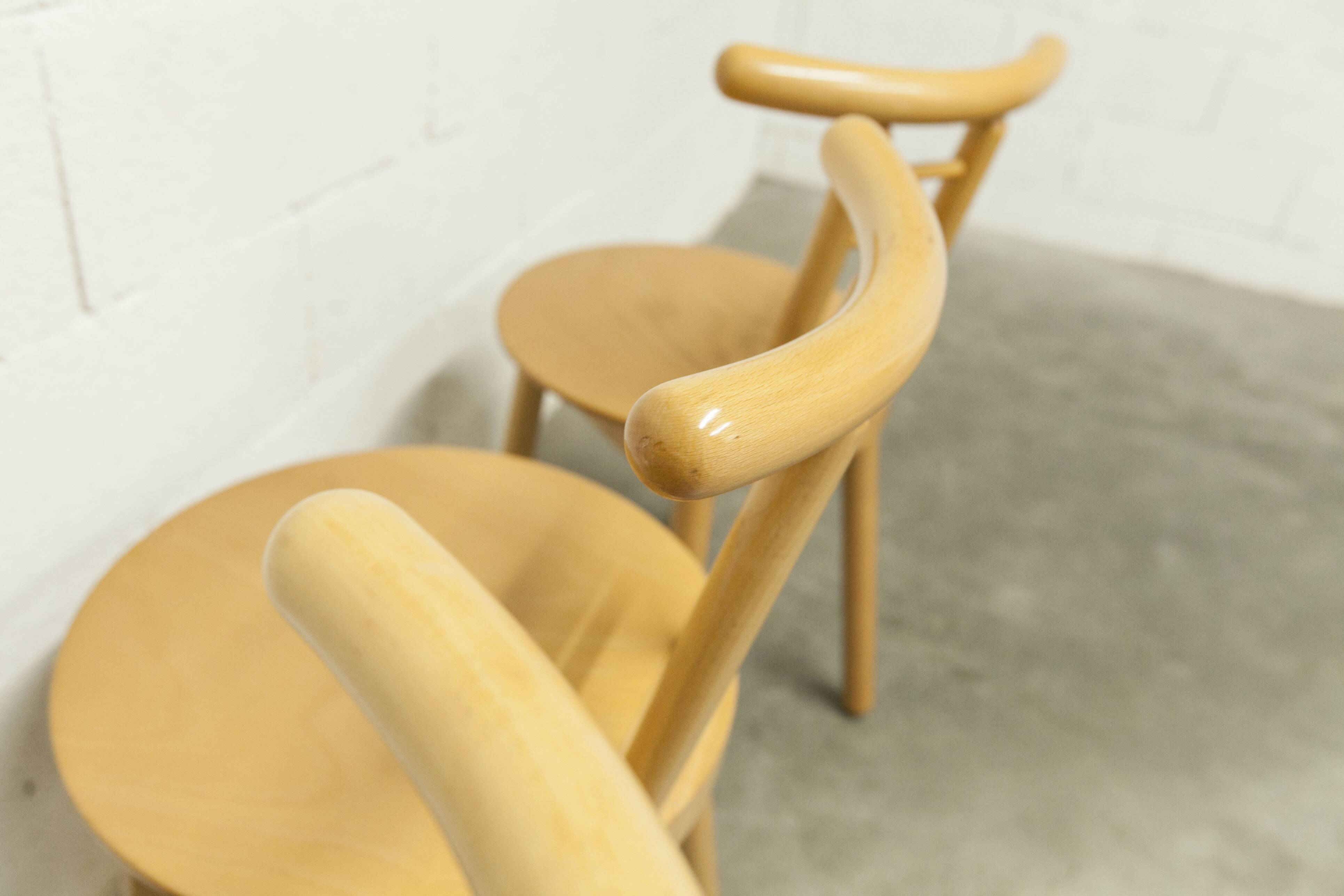 Set of 3 minimalist chairs in light wood, 1980s Italy