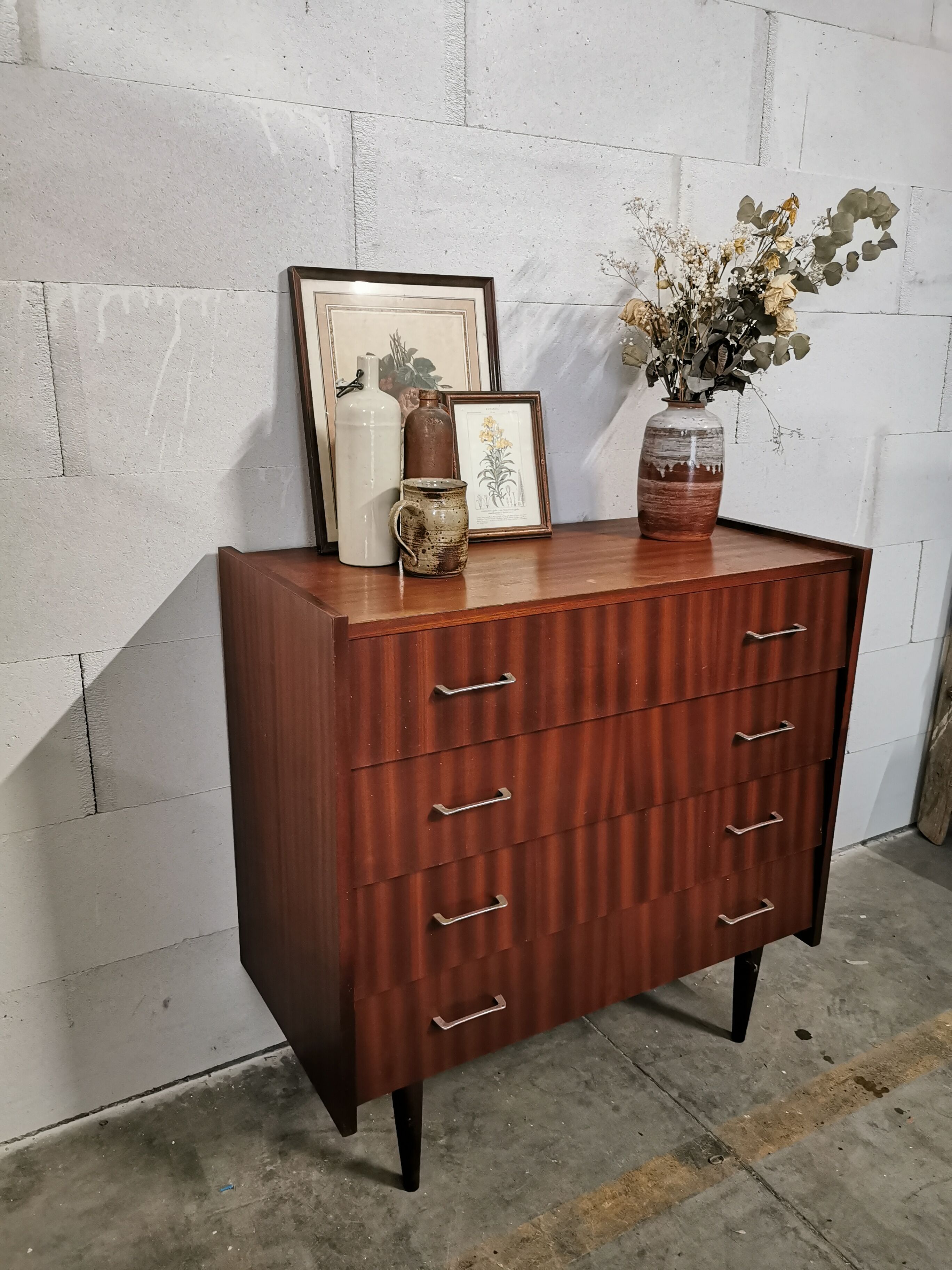 Vintage chest of drawers spindle feet