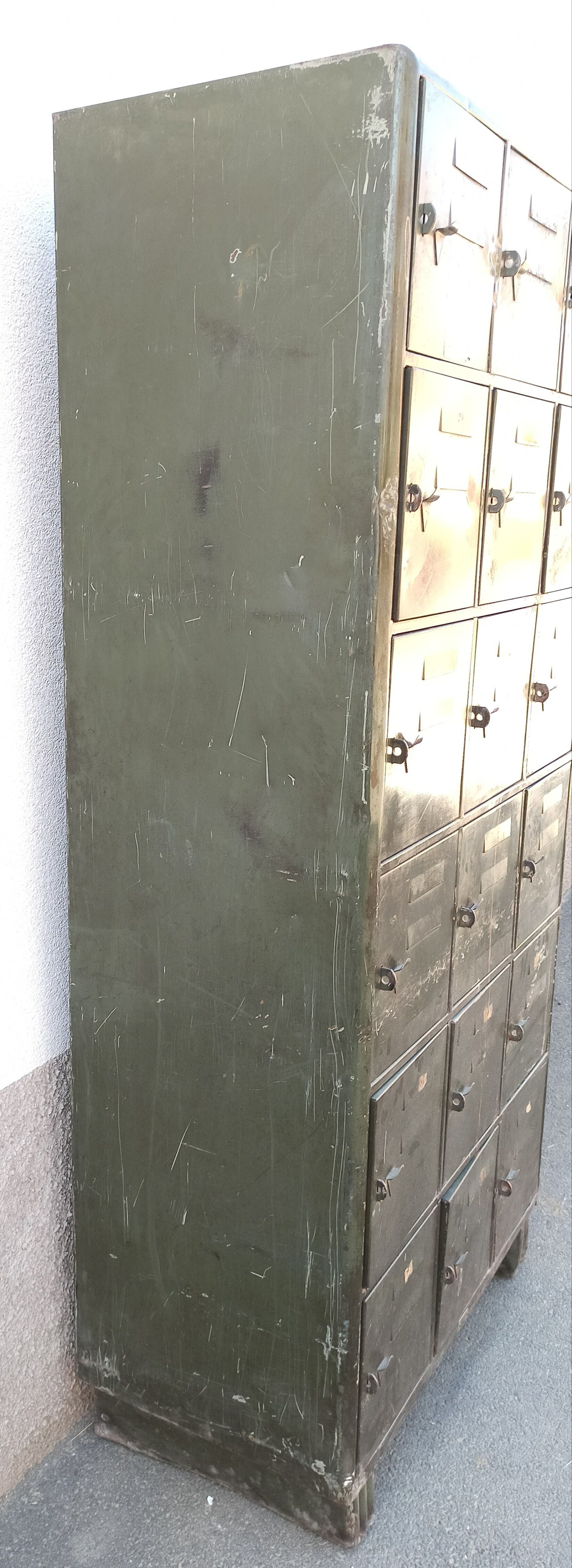 Antique metal cabinet - 18 lockers