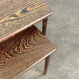 Suite de deux tables d'appoint en palissandre