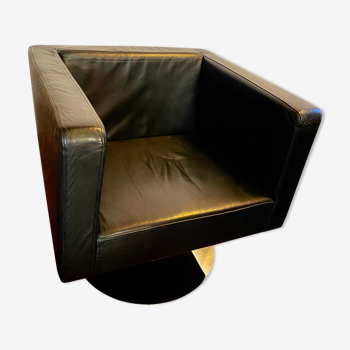 Solitary square armchair by Alfredo Häberli
