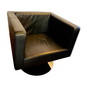 Fauteuil carré solitaire d'Alfredo Häberli