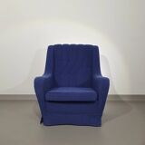 Graceful arm chair / wool bouclé / 70's