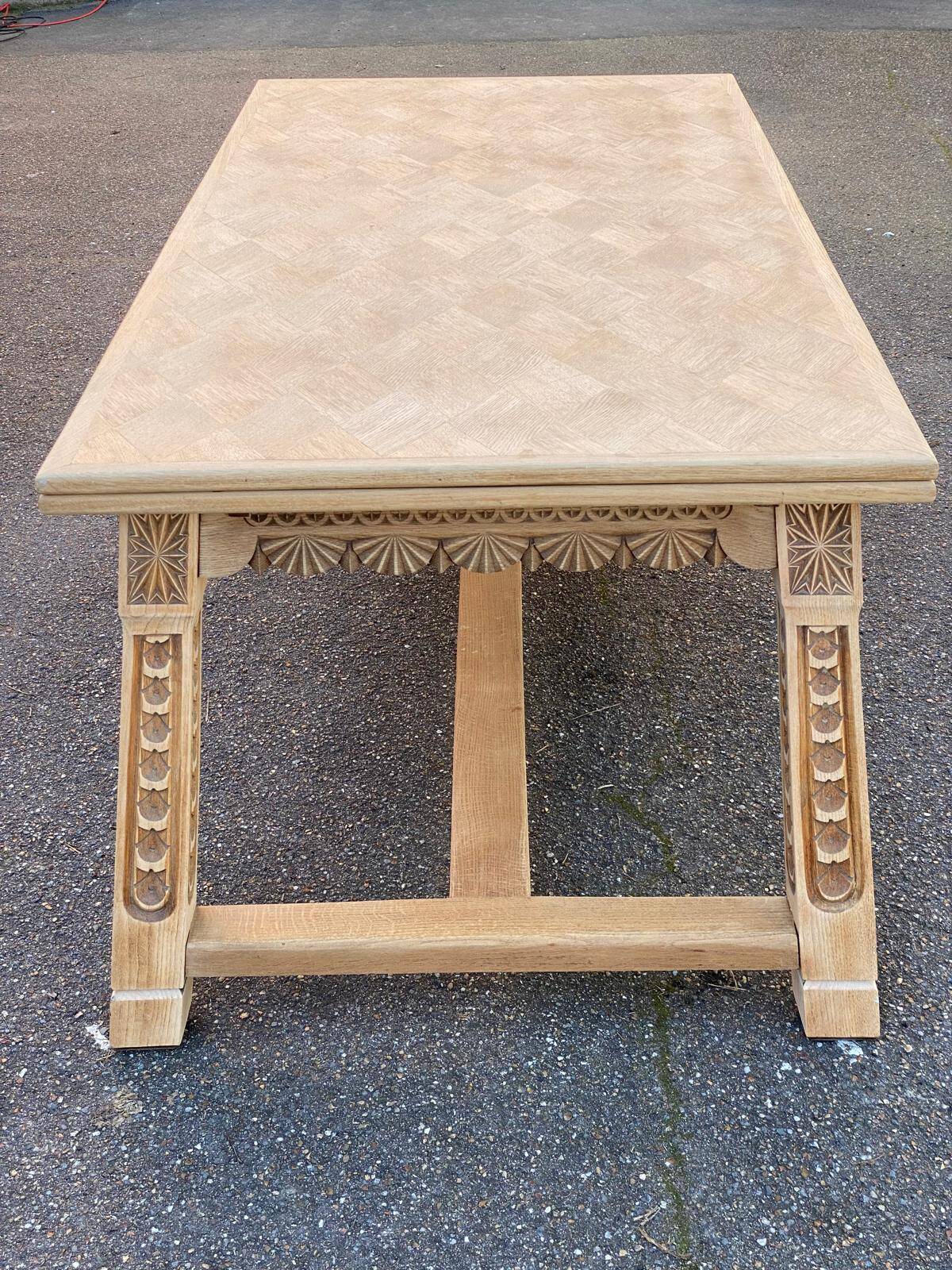 Renovated 19th-century Breton farmhouse dining table, extendable, in oak, 200-290 cm.