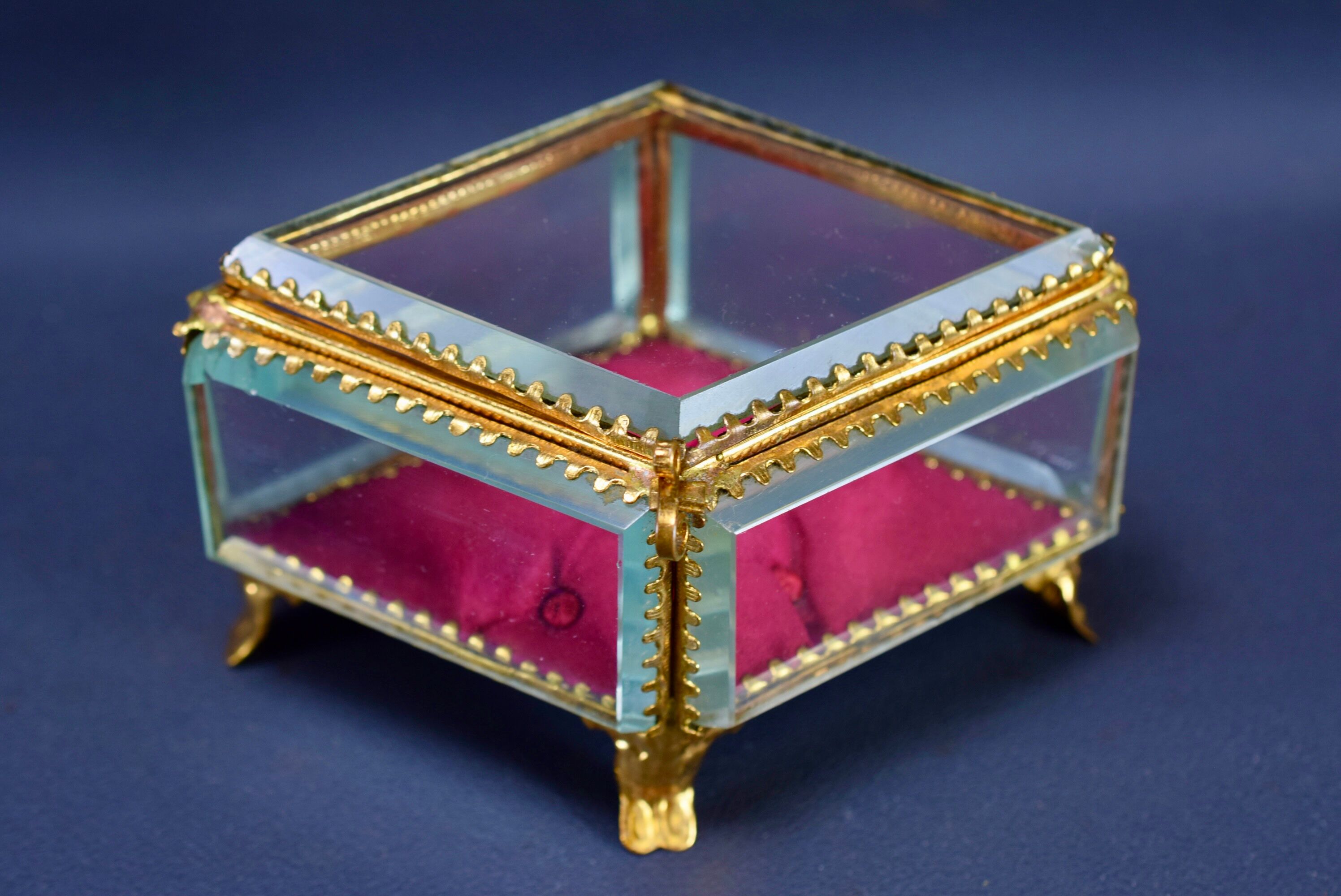 Jewelry box 1900 in beveled glass and brass