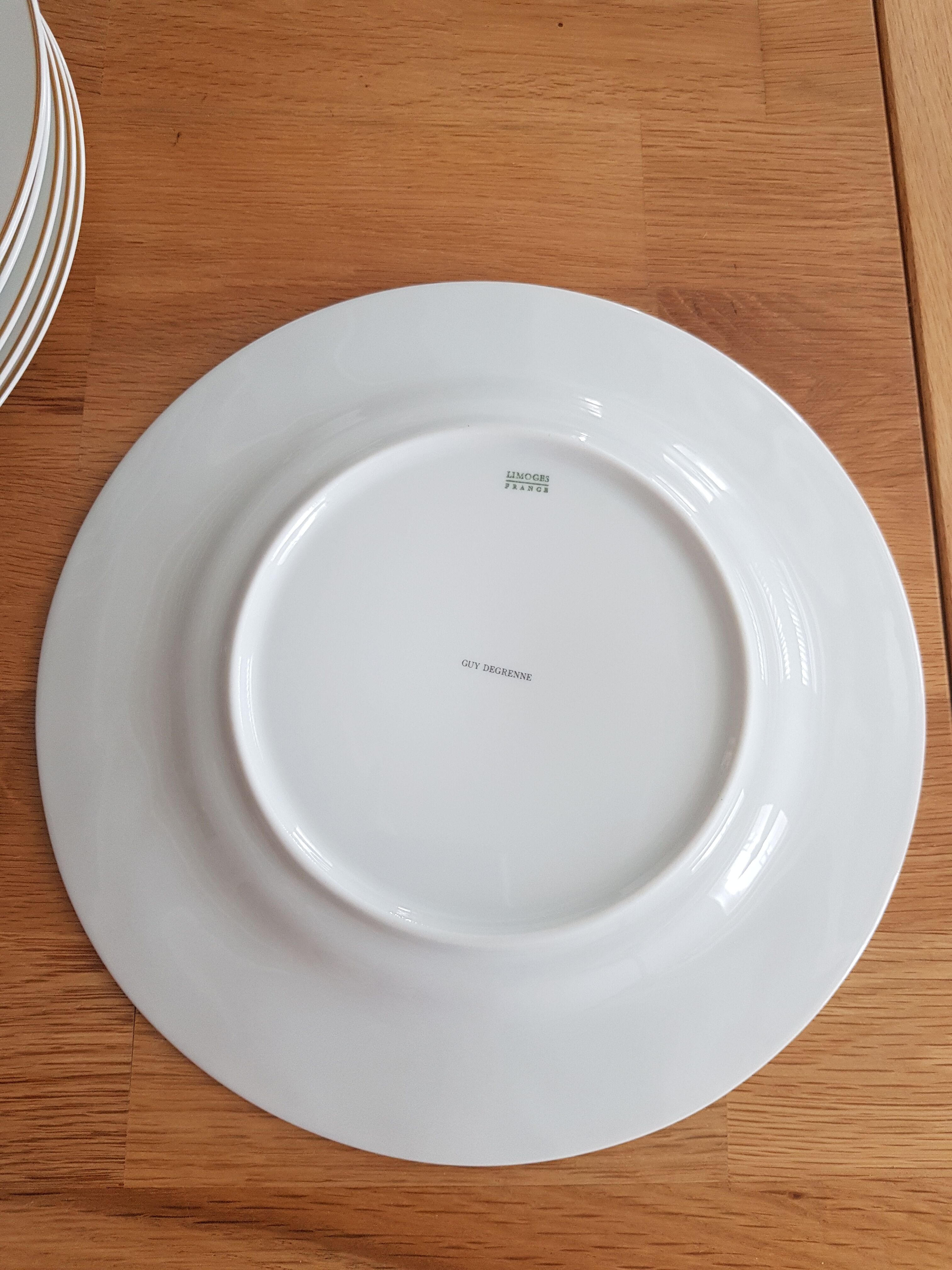 Set of 6 flat plates in porcelain liserets or Guy Degrenne