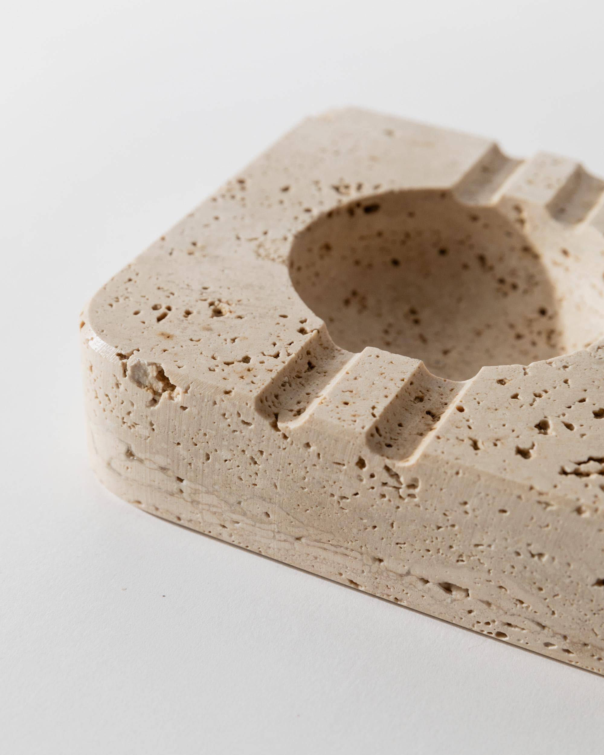 Vintage alabaster ashtray from the 1960s, beige stone, mid-century design, San Gimignano, Italy.