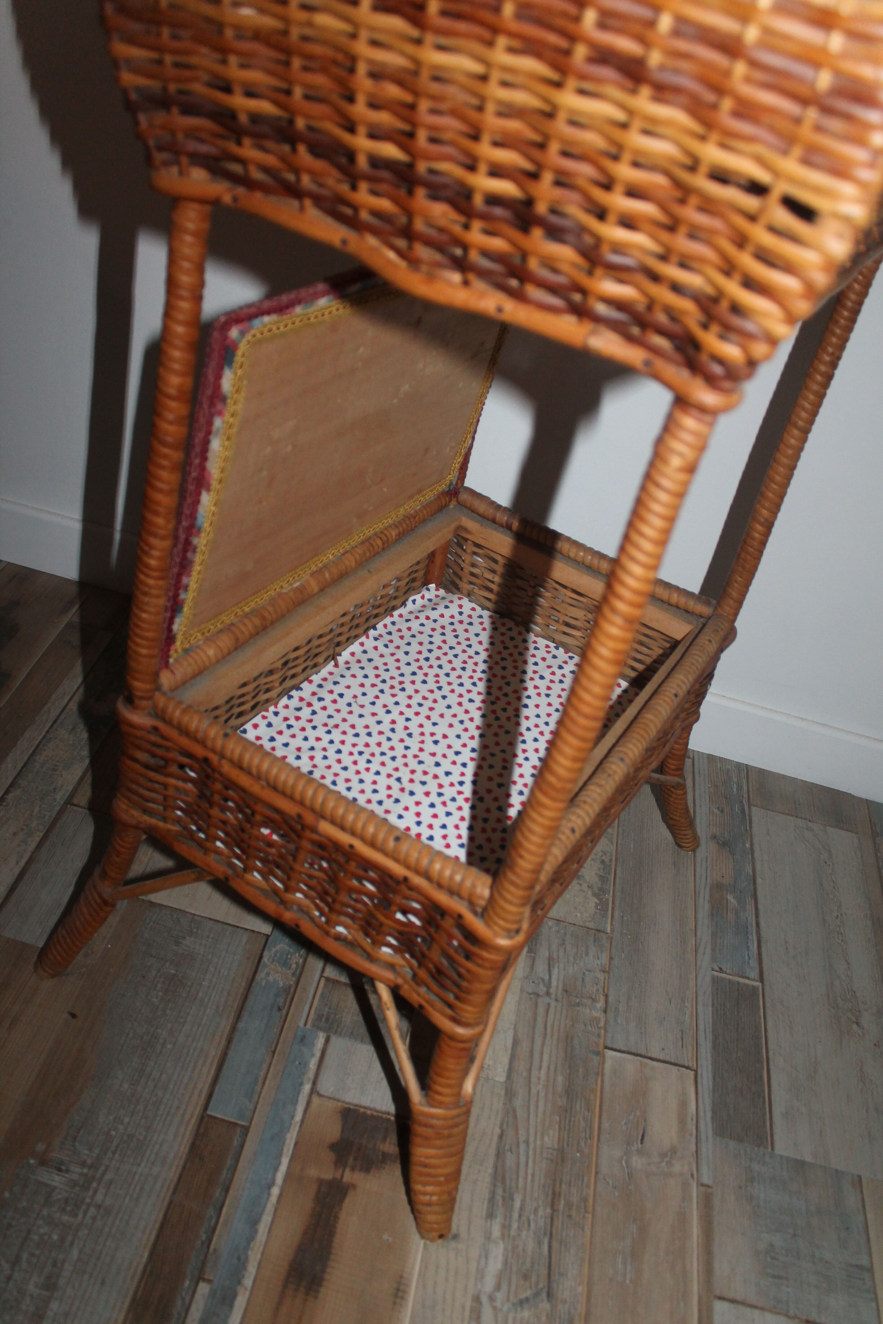 Furniture vintage 70 sewing basket in rattan and wicker