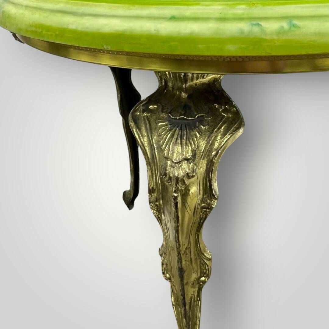 Vintage side table in green resin and gilded cast iron - boudoir spirit