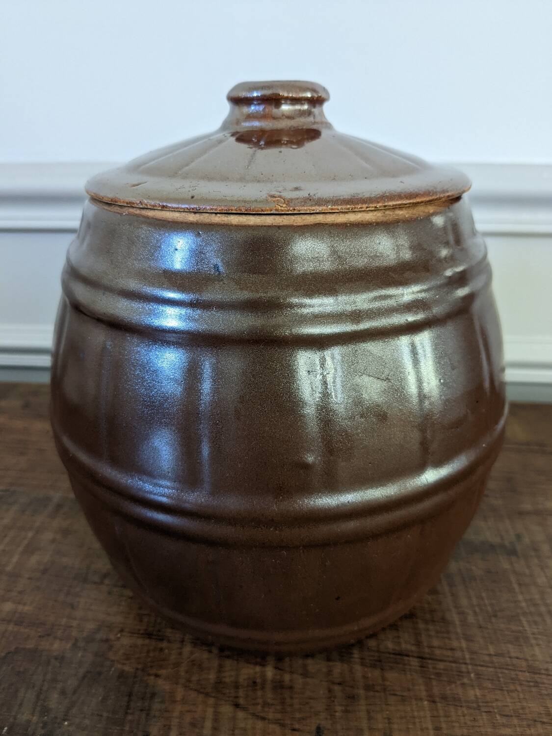 Glazed stoneware barrel pot