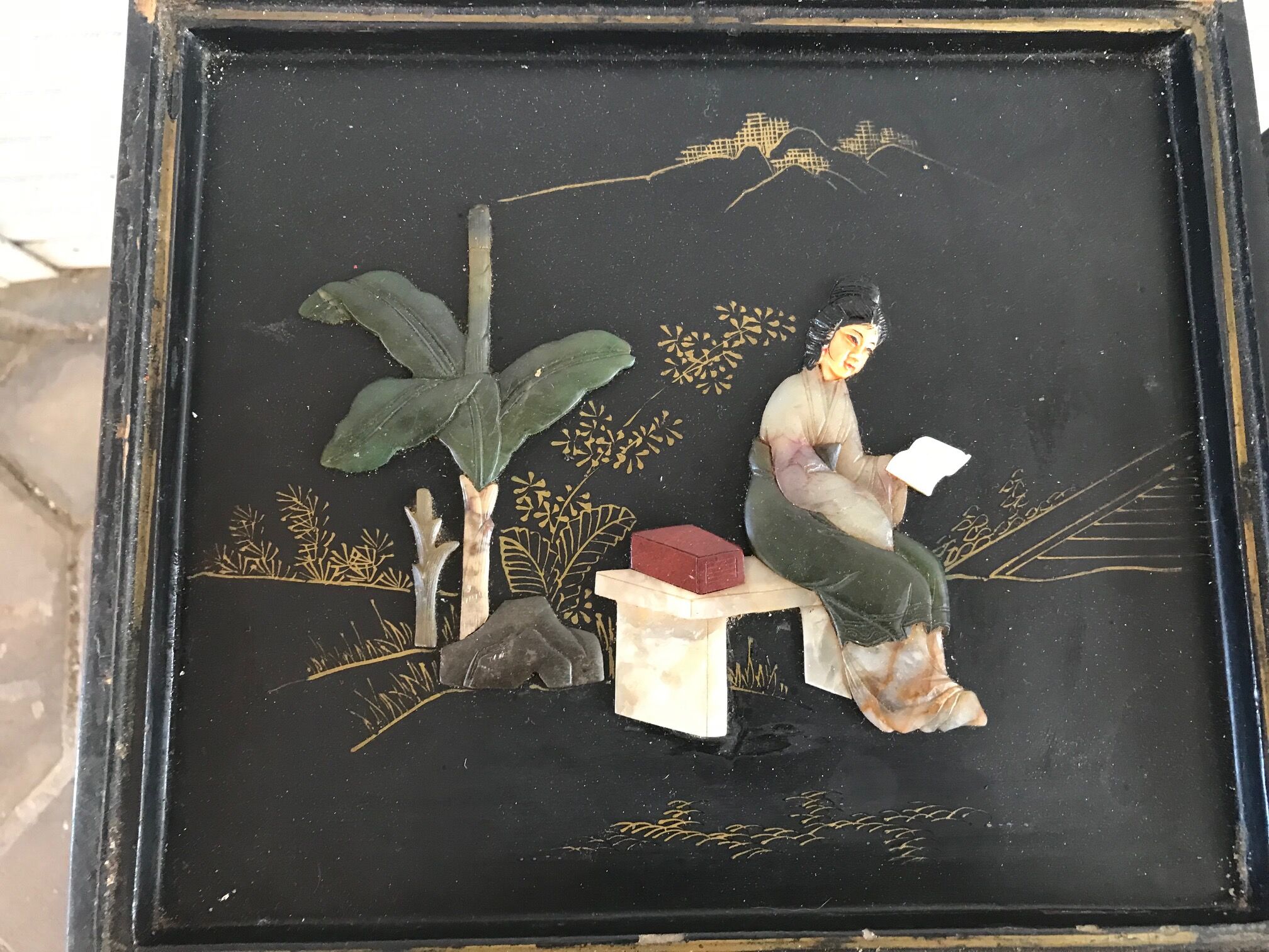 Tables gigognes chinoises en bois laqué incrustations de pierres dures années 60