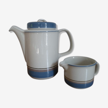 Arabia Finland model Uhtua coffee maker and creamer