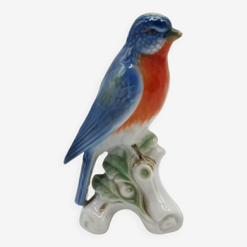 The sparrow with a red throat in german porcelain western germany