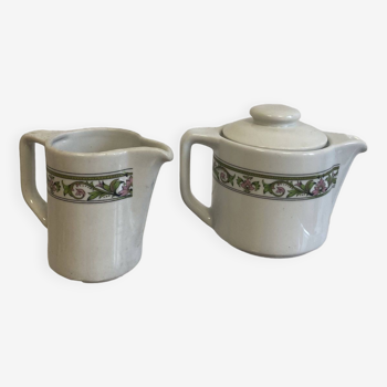 Teapot and milk jug set