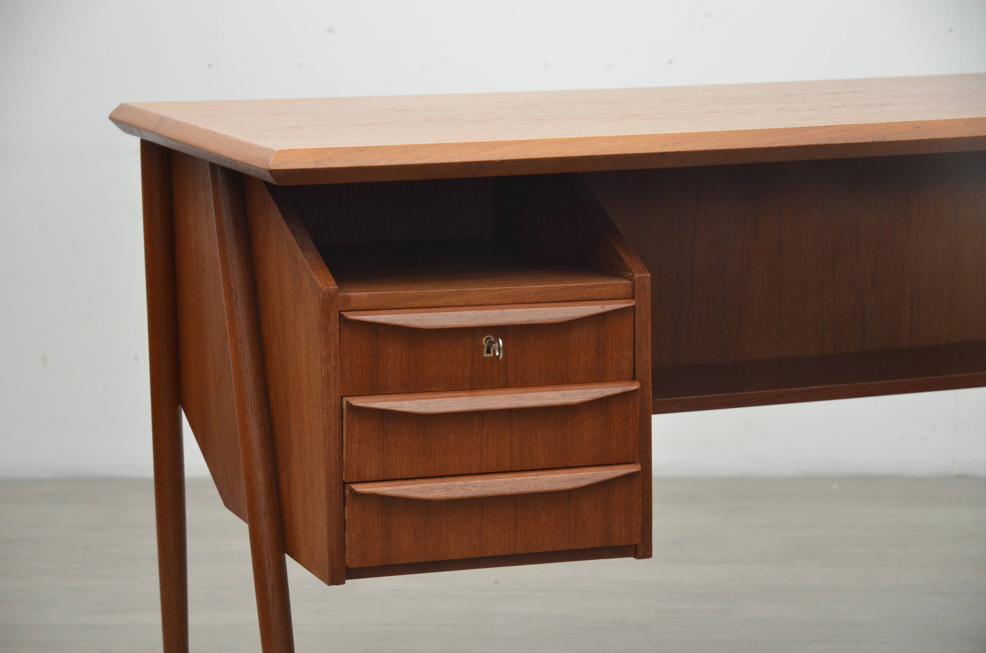 Mid century teak desk by Tibergaard, 1960s
