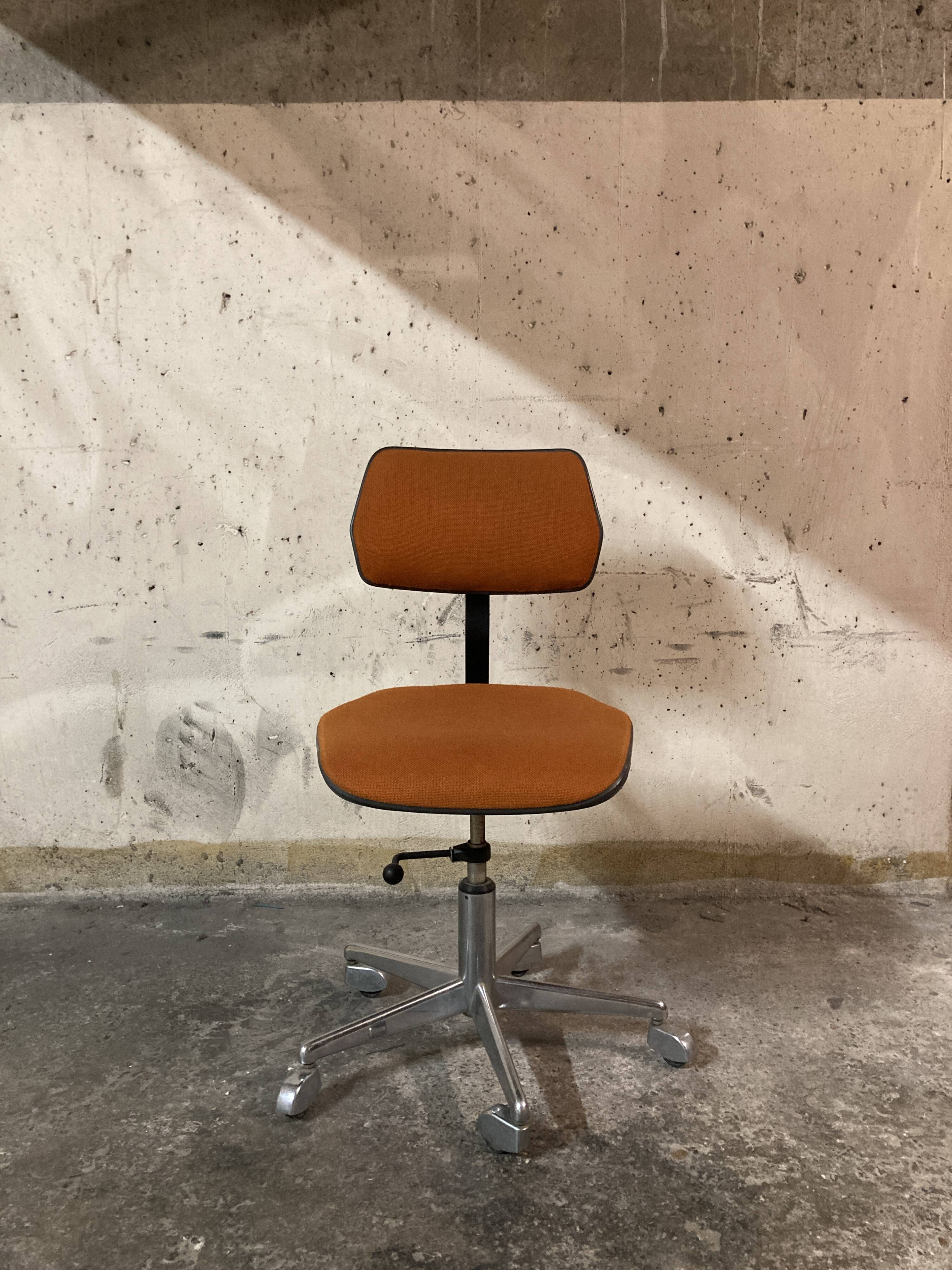 Chaise de bureau orange Jorgen Rasmussen 50-60's Labofa Mobler