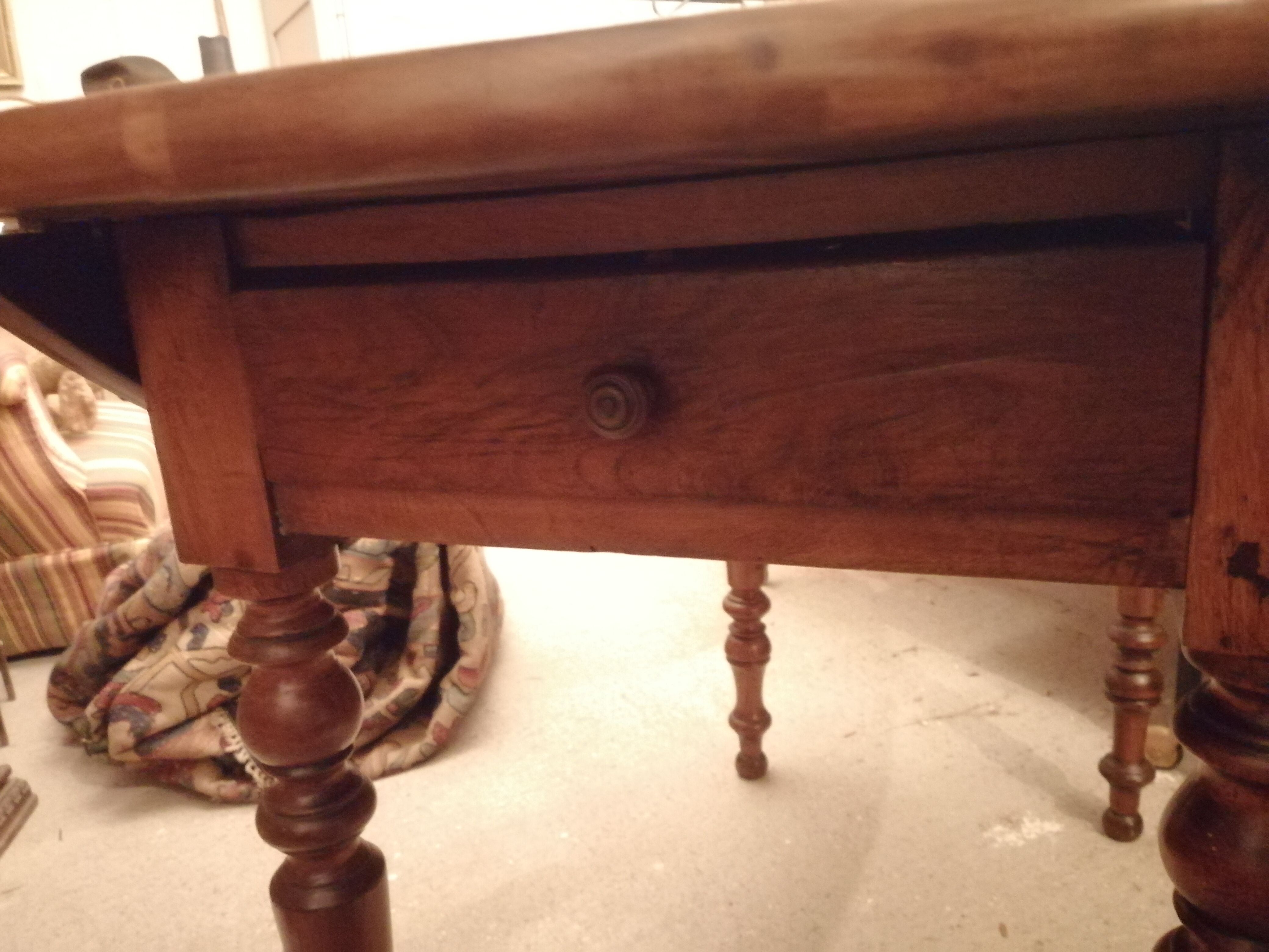 Table ronde noyer