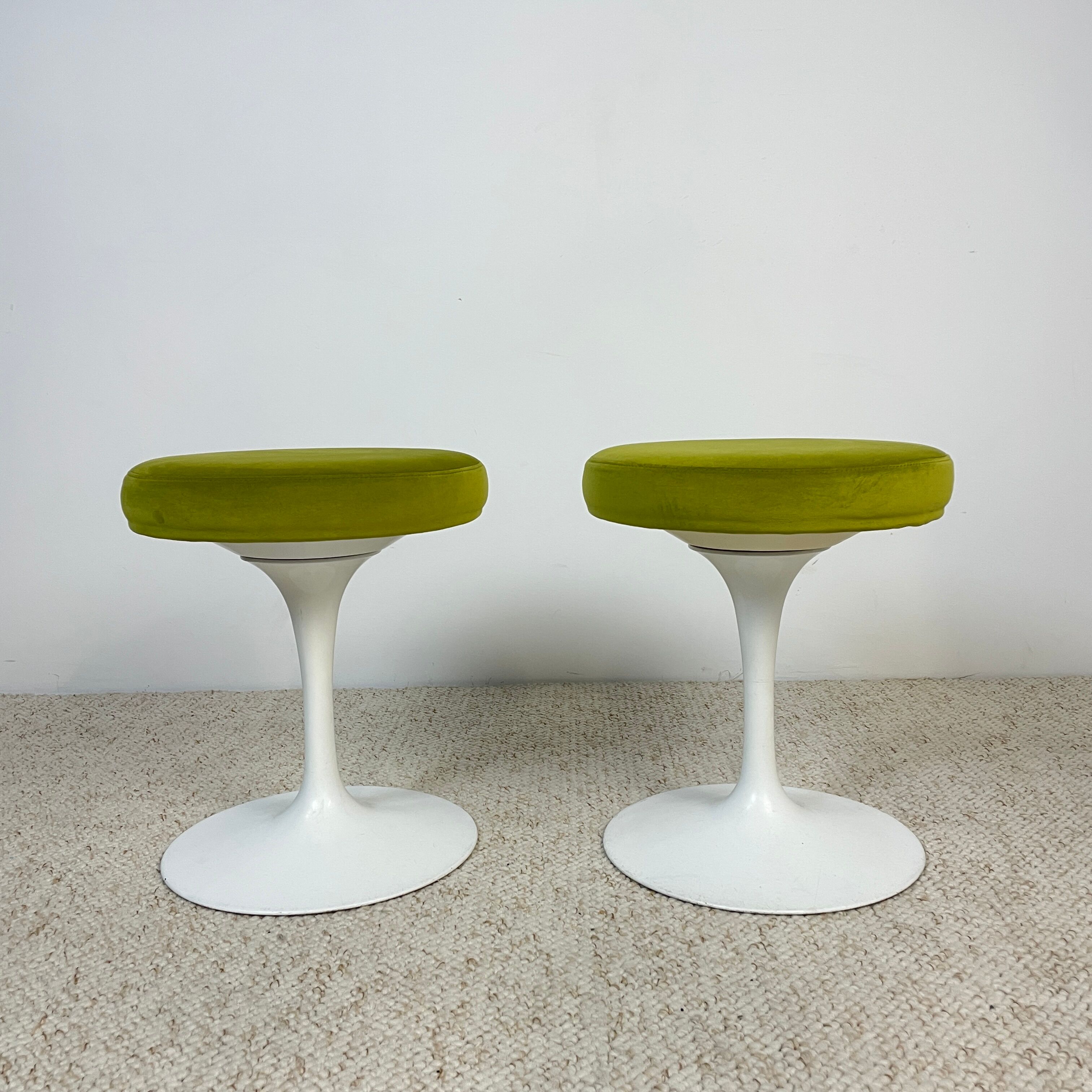 Tulip stools by Eero Saarinen, Knoll edition