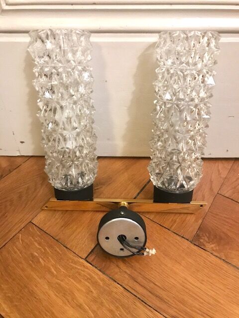 Pair of glass sonces