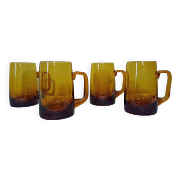 4 tasses en verre ambré