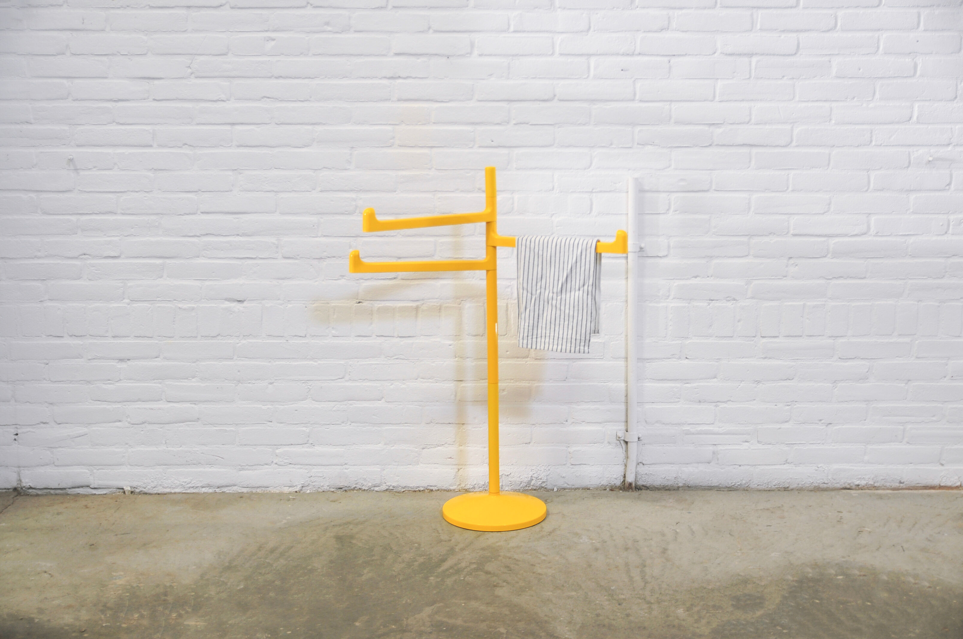Vintage plastic yellow gedy towel rack makio hasuike