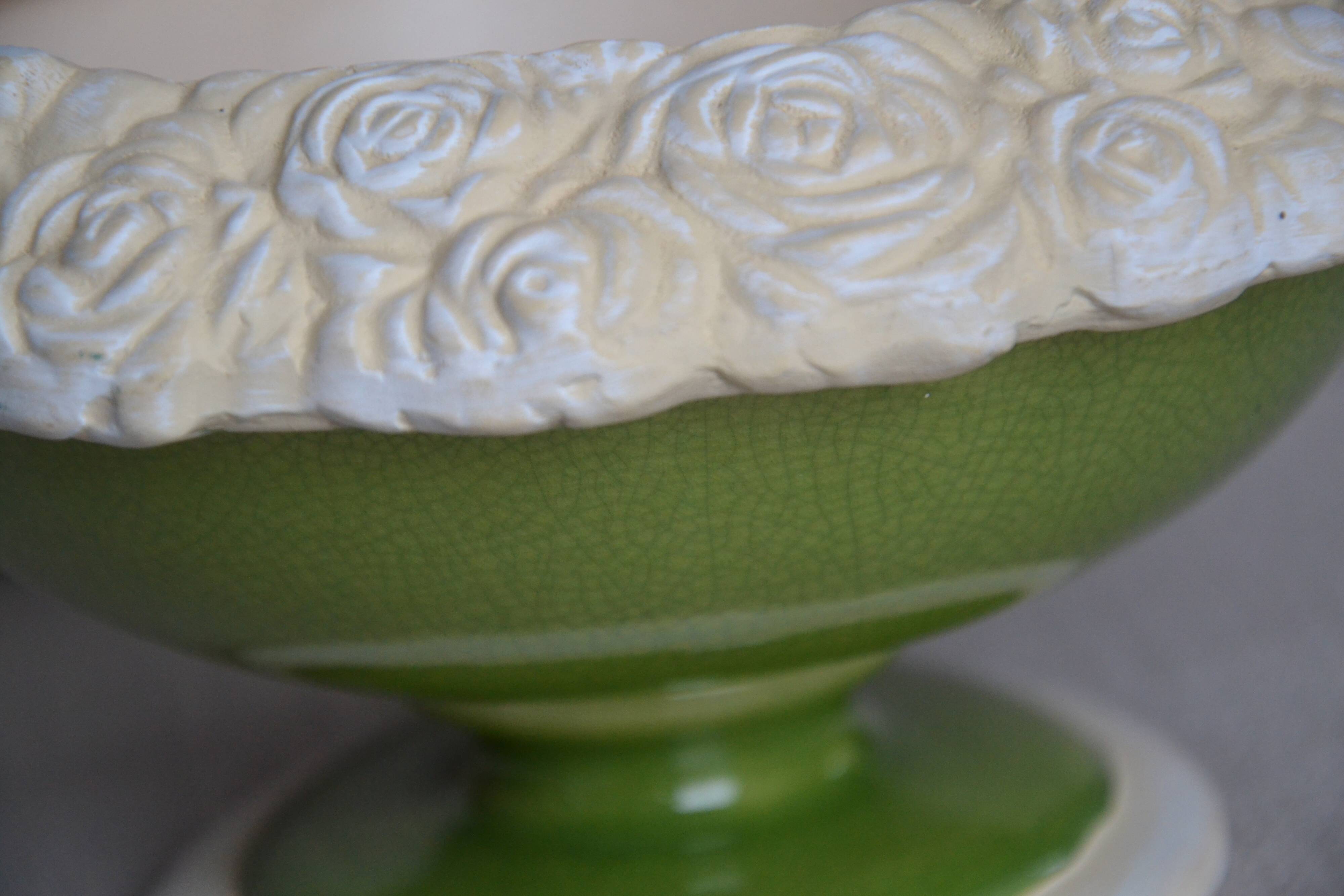Fruit bowl in enamelled earthenware and sculpted biscuit