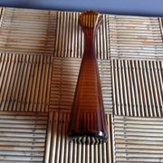 Vase en verre ambre
